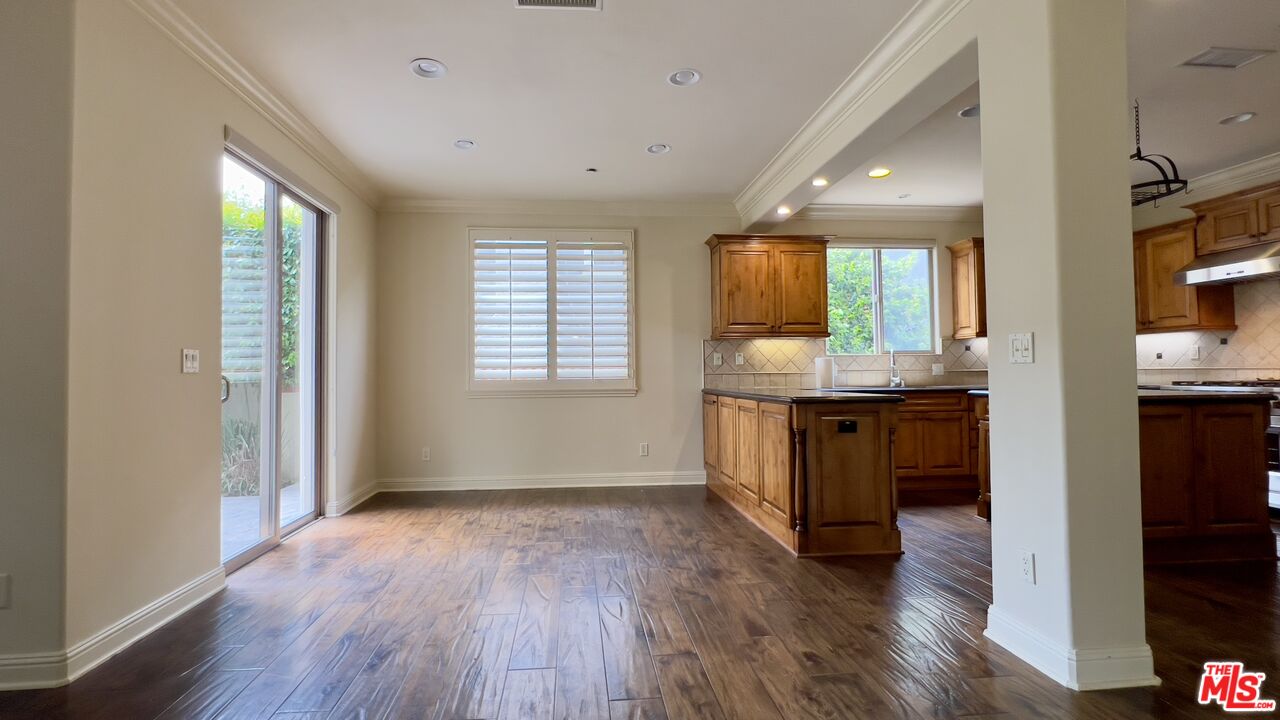 1011 Green Lane