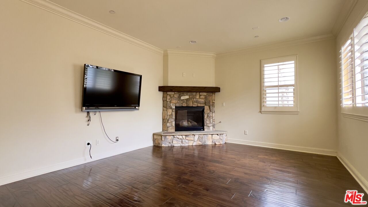 1011 Green Lane
