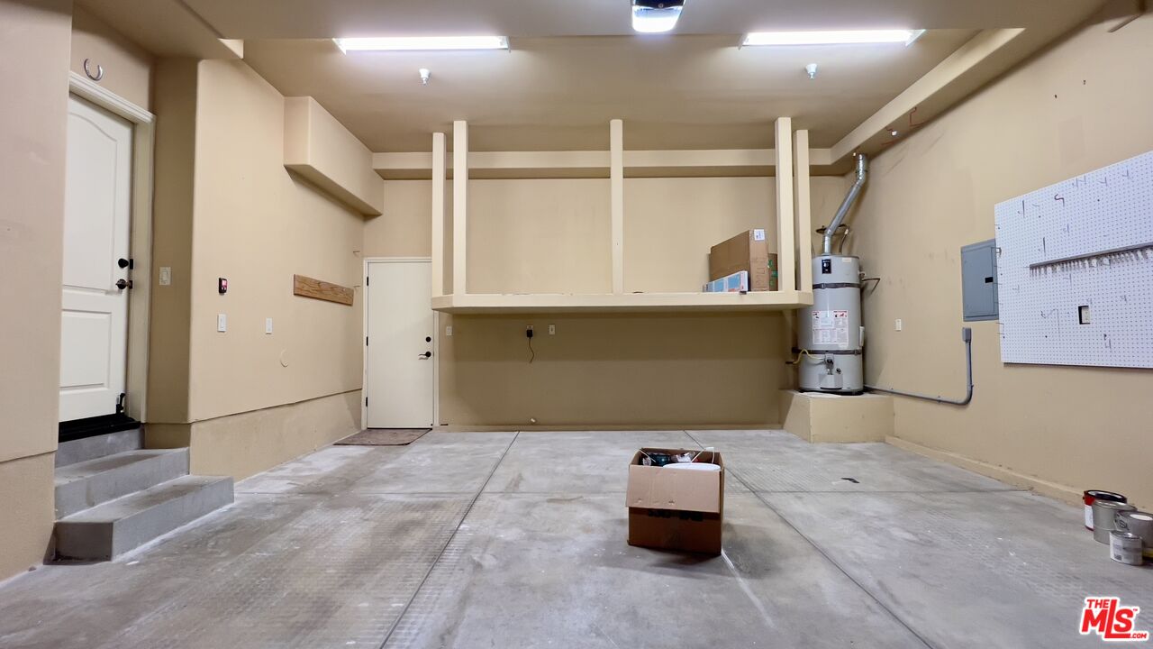 1011 Green Lane