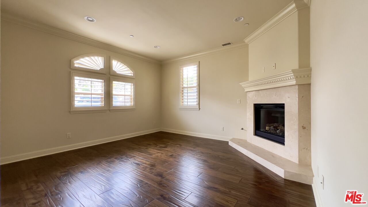 1011 Green Lane