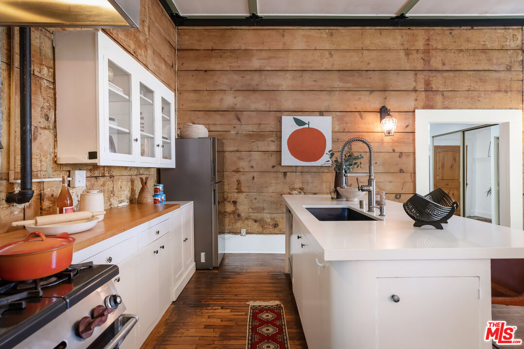 1159 N FULLER AVE Unit: A