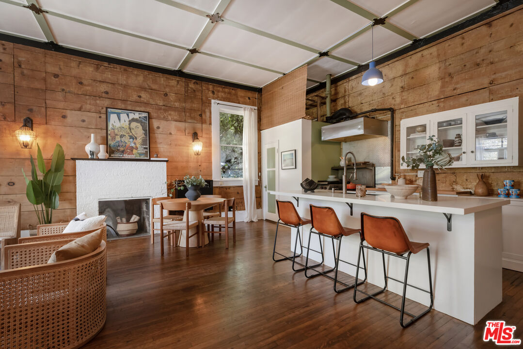 1159 N FULLER AVE Unit: A