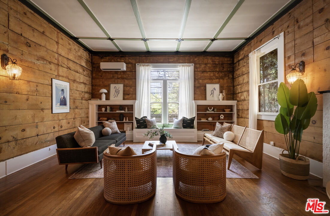 1159 N FULLER AVE Unit: A