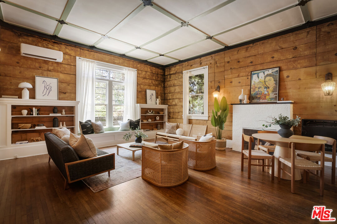1159 N FULLER AVE Unit: A
