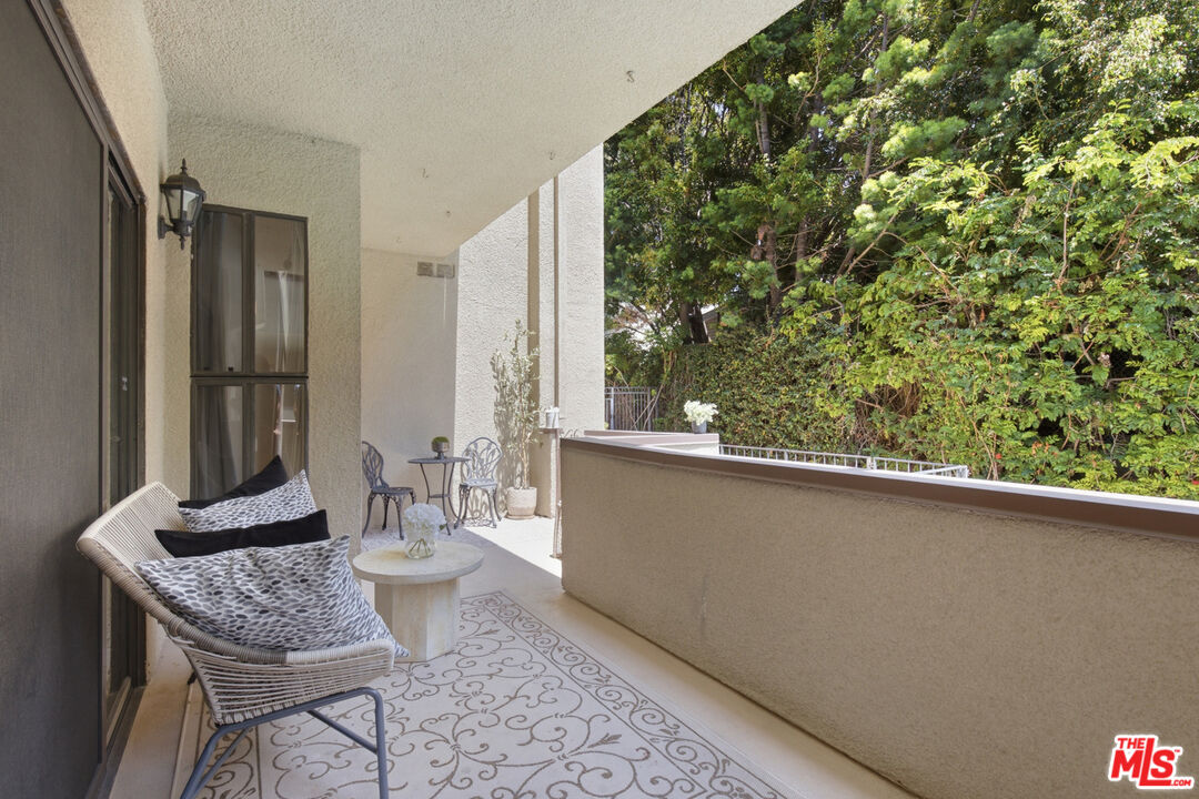 2332 Fox Hills Dr Unit: 103
