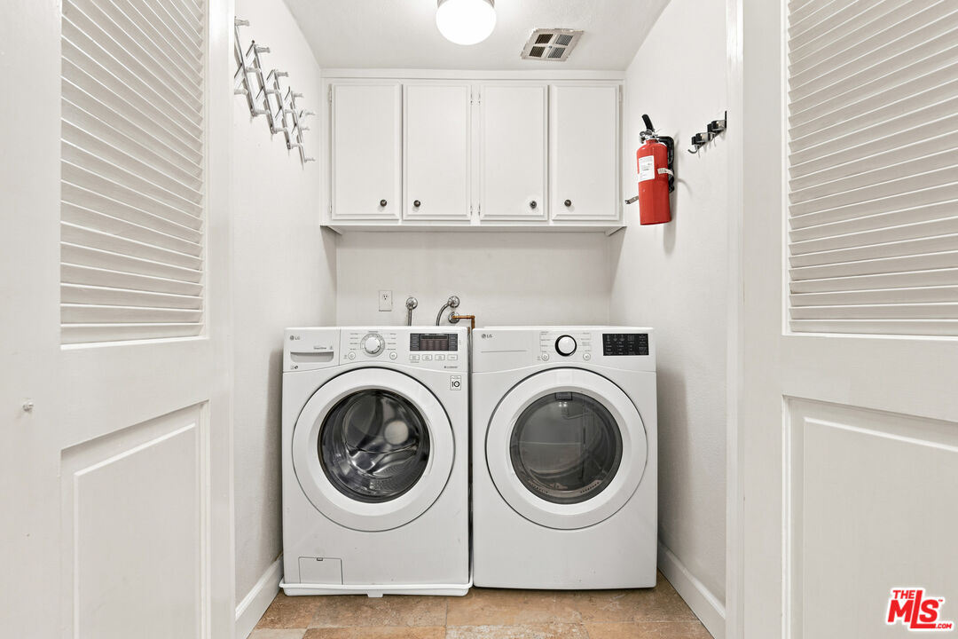 2332 Fox Hills Dr Unit: 103