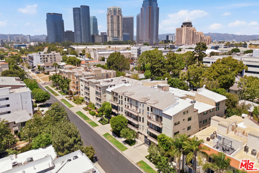 2332 Fox Hills Dr Unit: 103