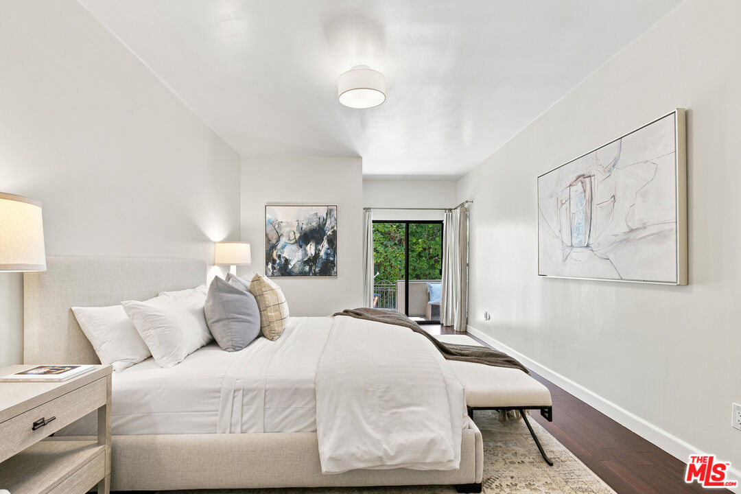 2332 Fox Hills Dr Unit: 103