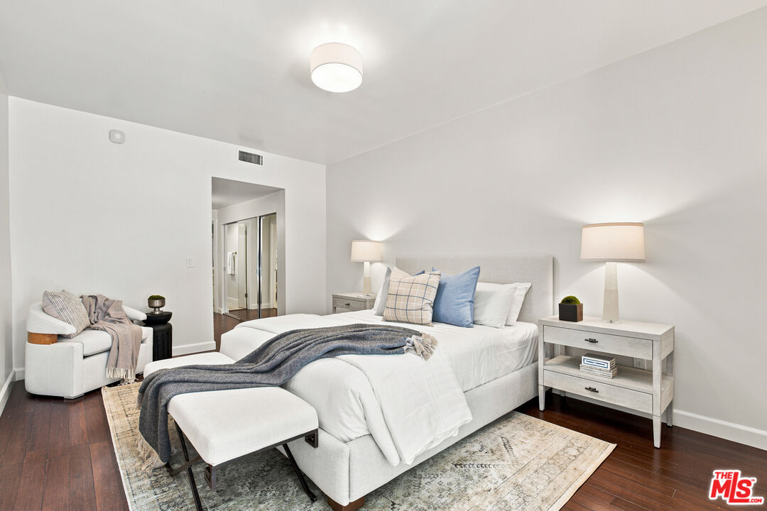 2332 Fox Hills Dr Unit: 103