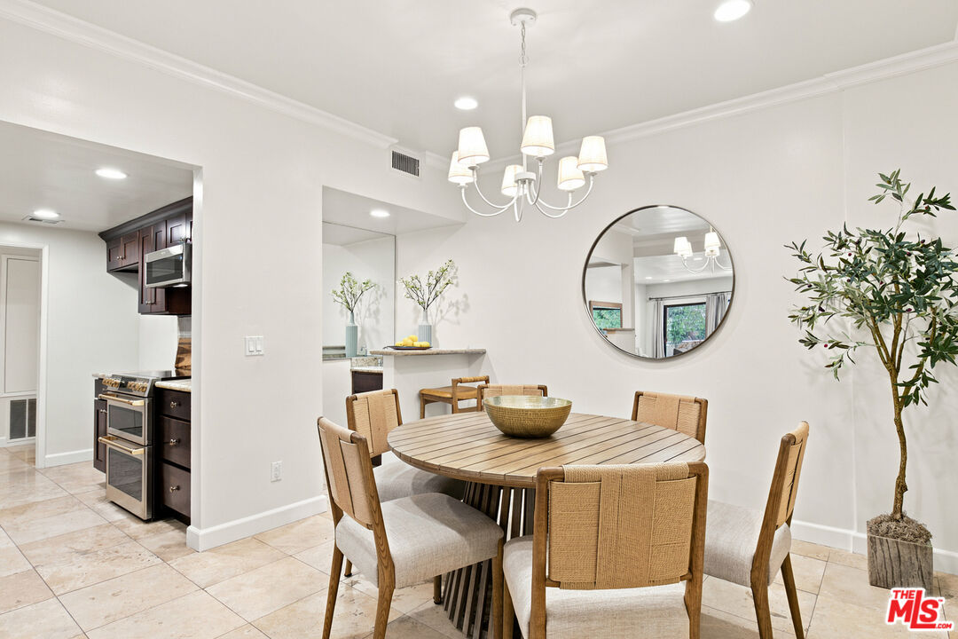 2332 Fox Hills Dr Unit: 103
