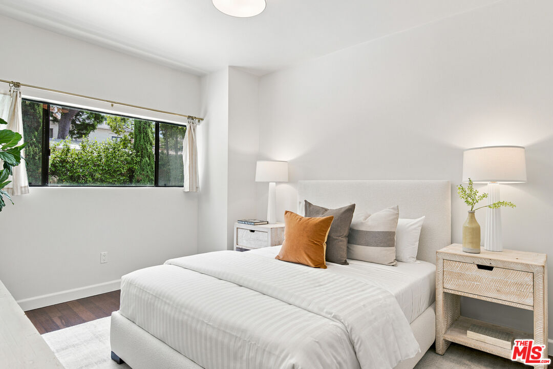 2332 Fox Hills Dr Unit: 103