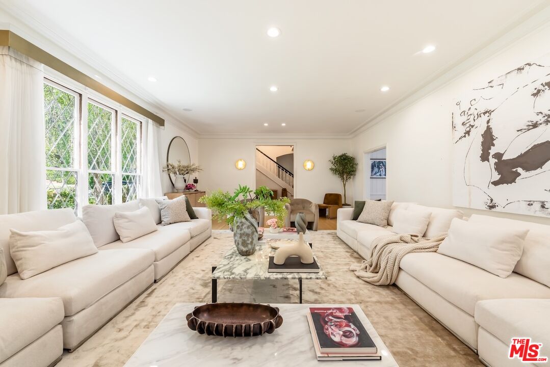 628 N Sierra Dr