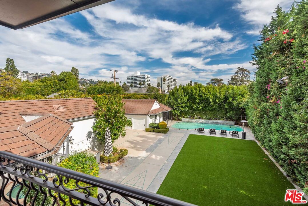 628 N Sierra Dr