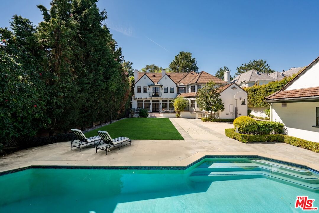 628 N Sierra Dr