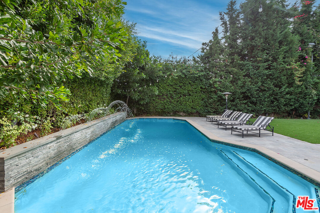628 N Sierra Dr