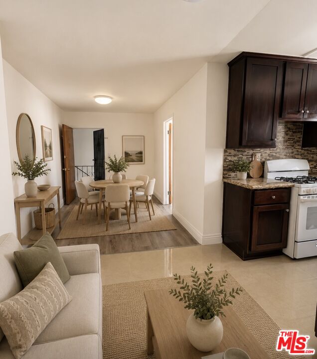 4822 Rosewood Ave Unit: 4