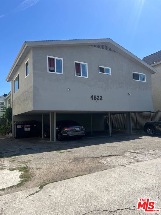 4822 Rosewood Ave Unit: 4