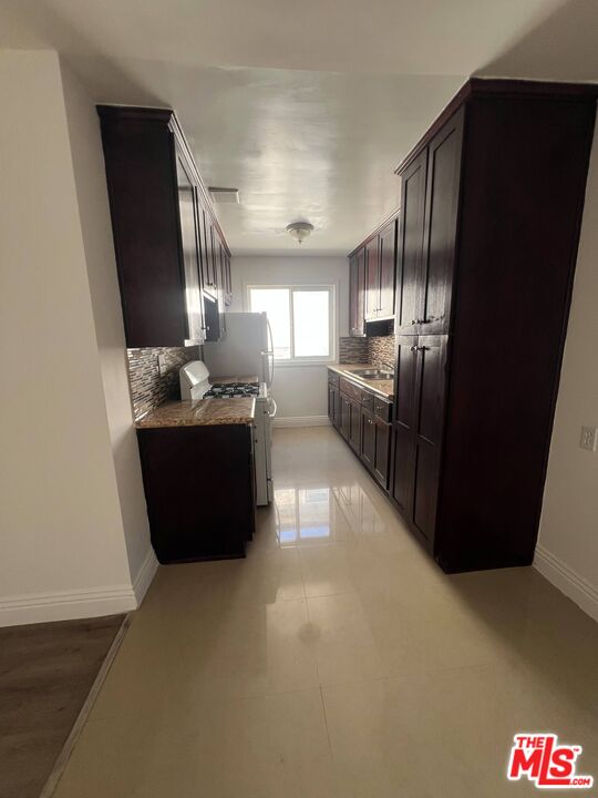 4822 Rosewood Ave Unit: 4