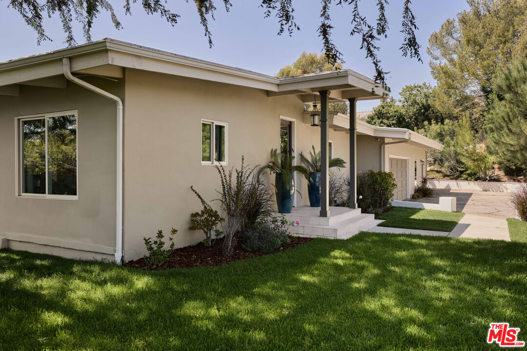 1205 Eagle Vista Dr