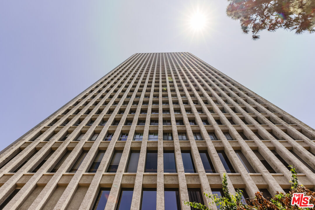 800 W 1st St Unit: 2410