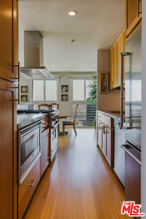 800 W 1st St Unit: 2410