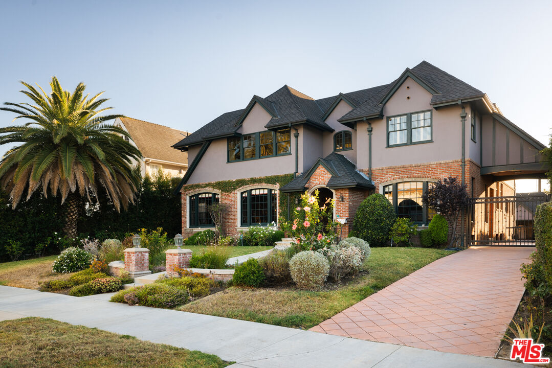 309 S Plymouth Blvd