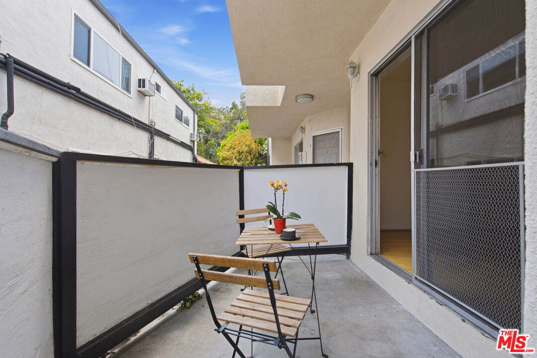 1672 Federal Ave Unit: 3