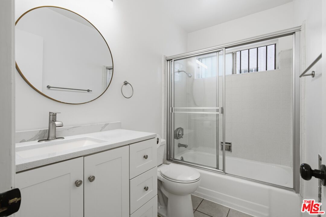 1672 Federal Ave Unit: 3
