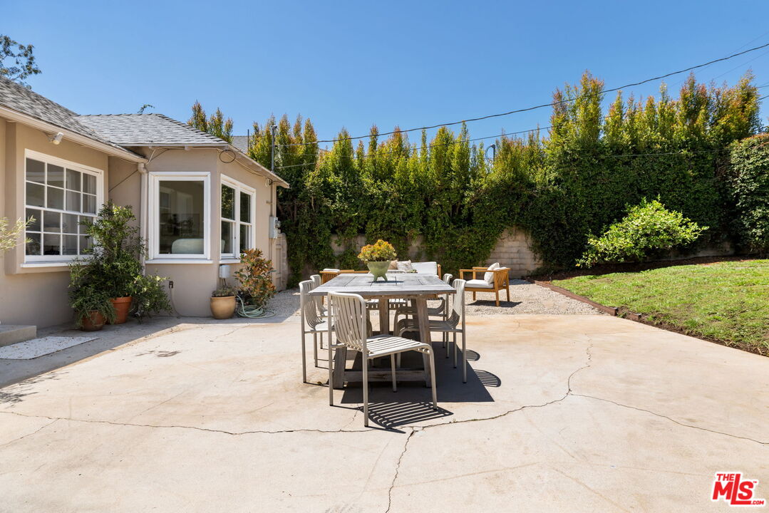 2244 Hillsboro Ave