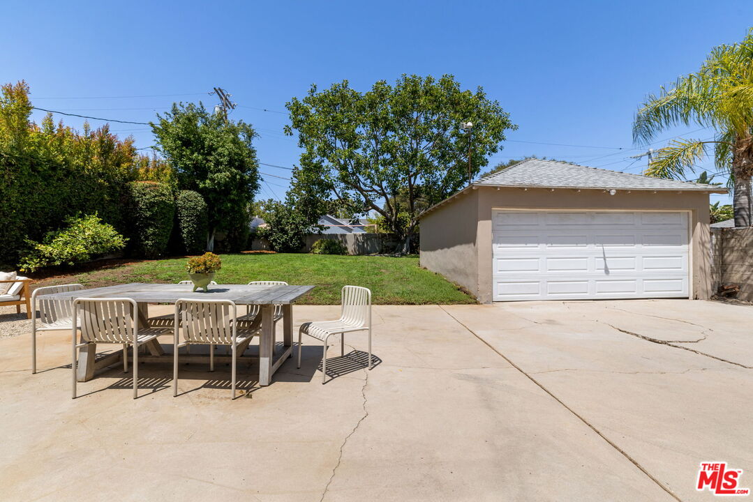 2244 Hillsboro Ave
