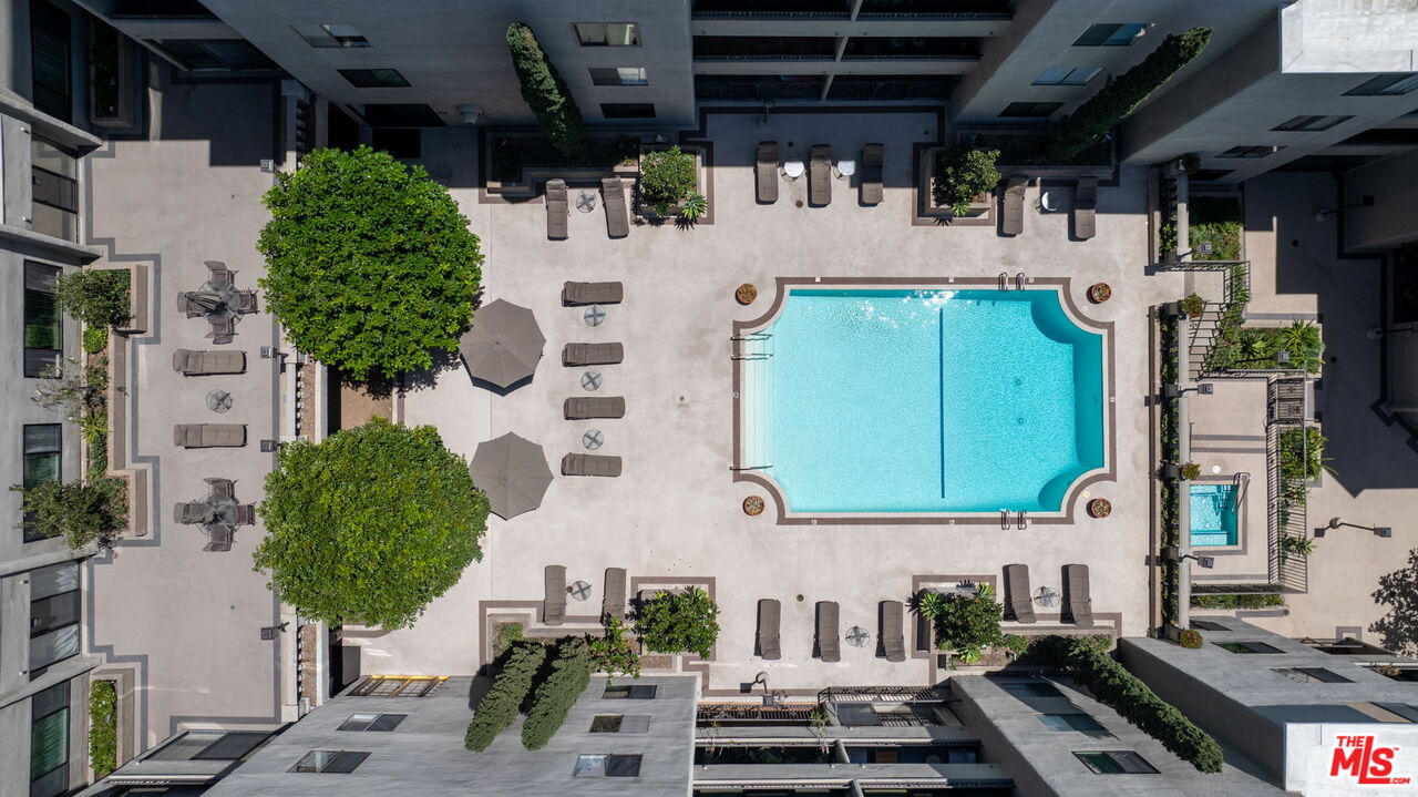 8455 Fountain Ave Unit: 301