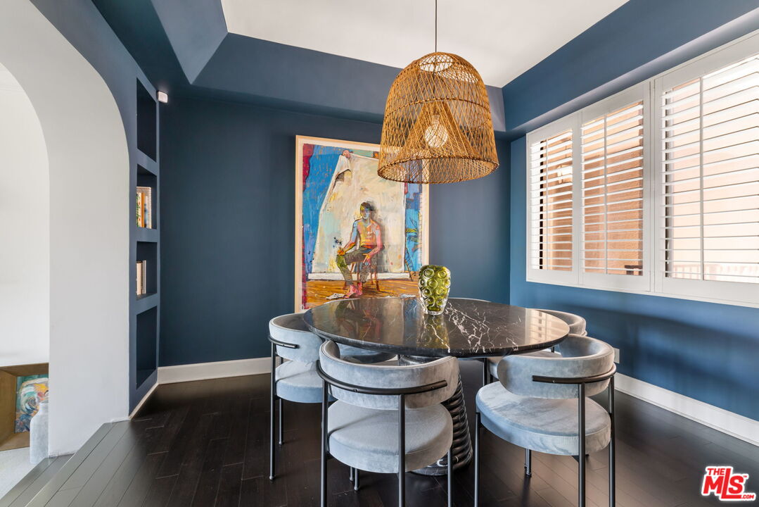 8455 Fountain Ave Unit: 301