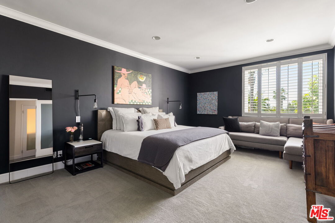 8455 Fountain Ave Unit: 301