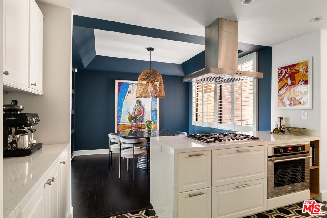 8455 Fountain Ave Unit: 301