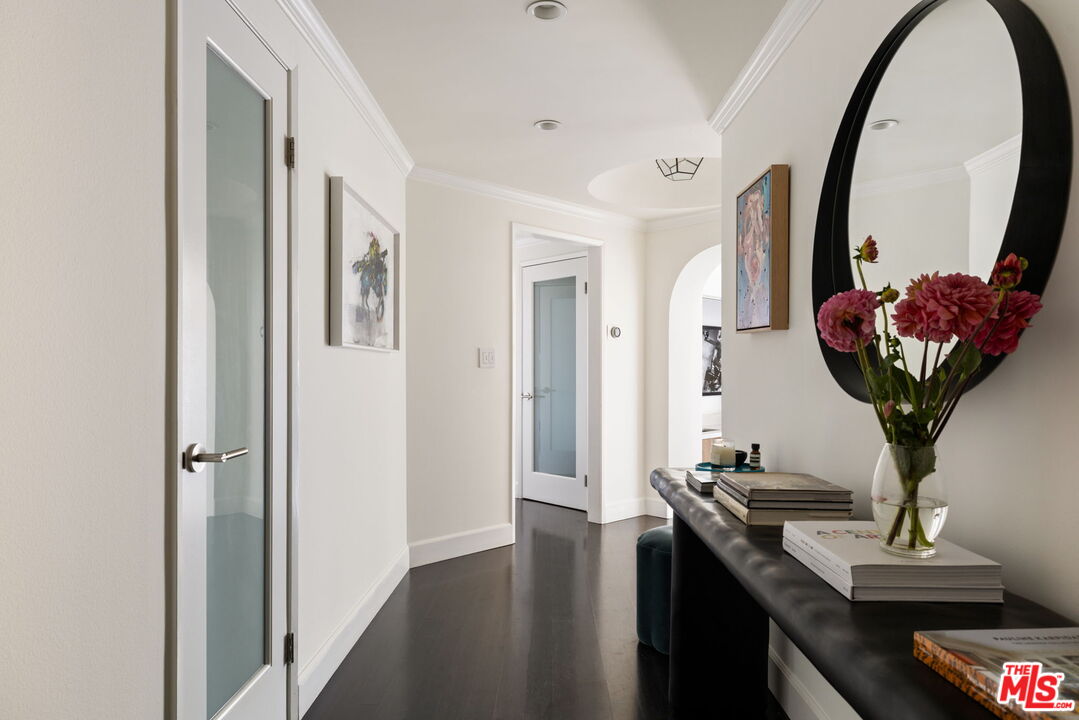 8455 Fountain Ave Unit: 301
