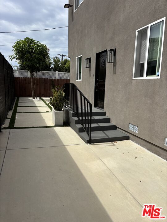 635 N Formosa Ave