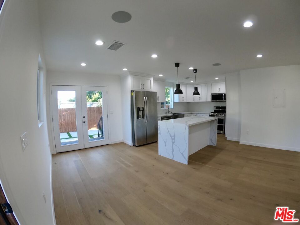 635 N Formosa Ave