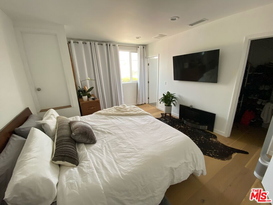 635 N Formosa Ave
