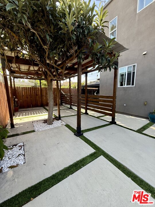 635 N Formosa Ave