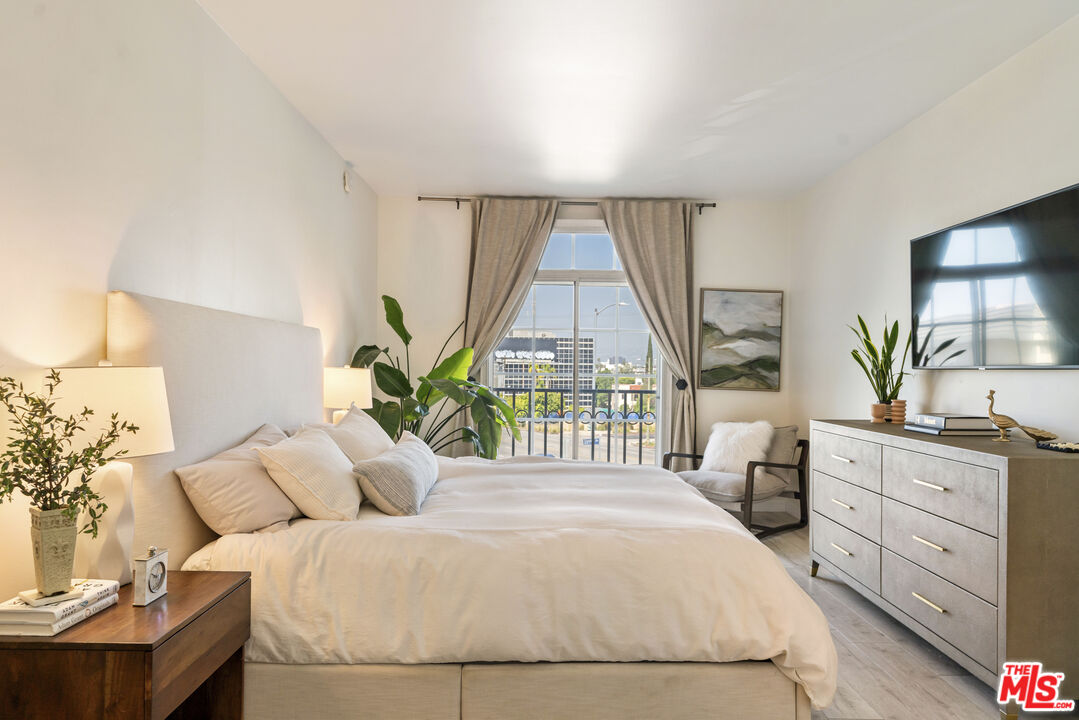 5848 W Olympic Blvd Unit: 102