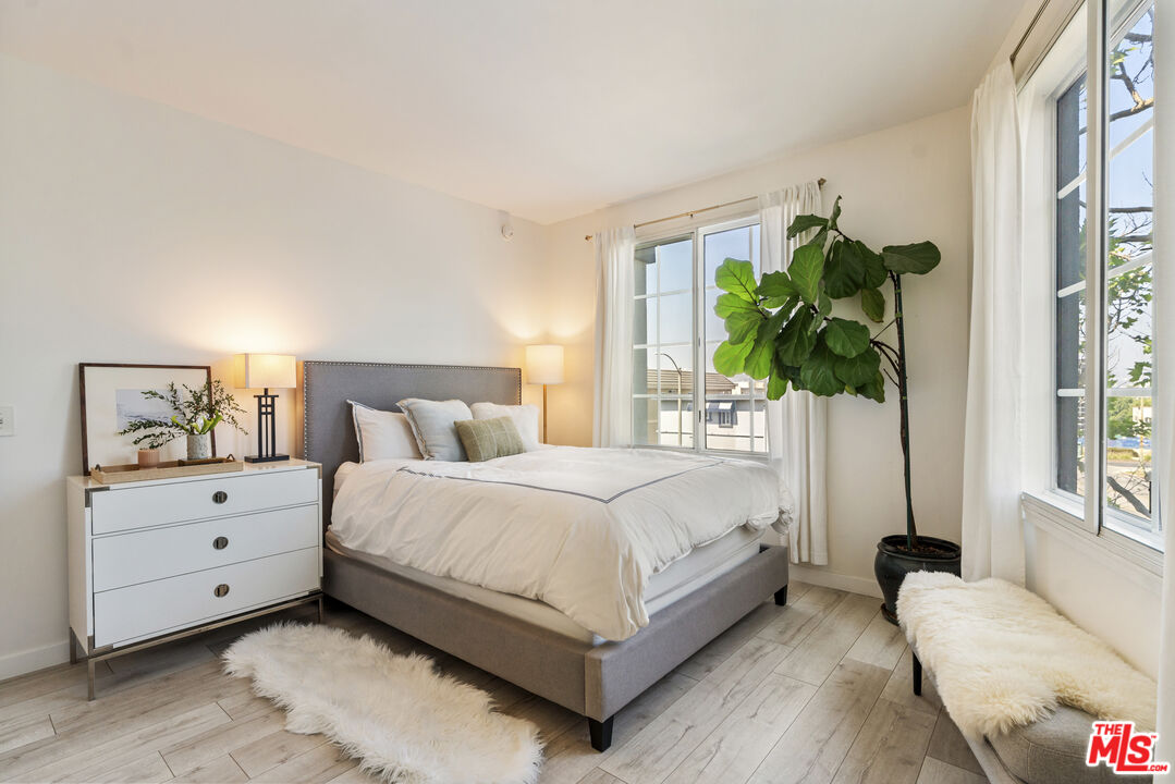 5848 W Olympic Blvd Unit: 102