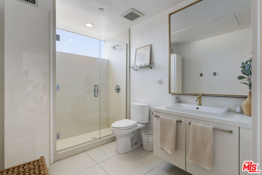 12504 Woodbridge St Unit: 402