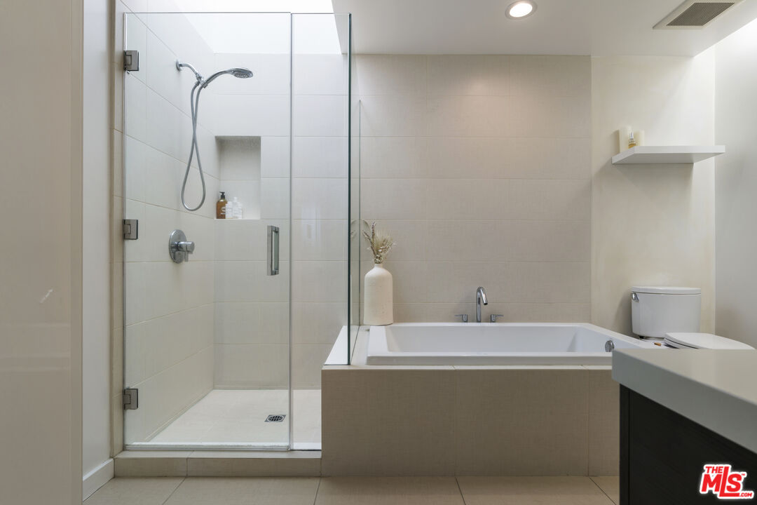 12504 Woodbridge St Unit: 402