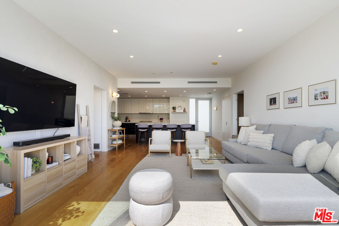 12504 Woodbridge St Unit: 402