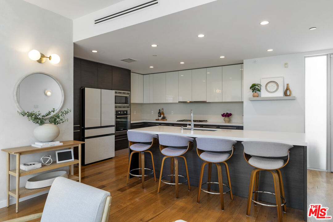 12504 Woodbridge St Unit: 402