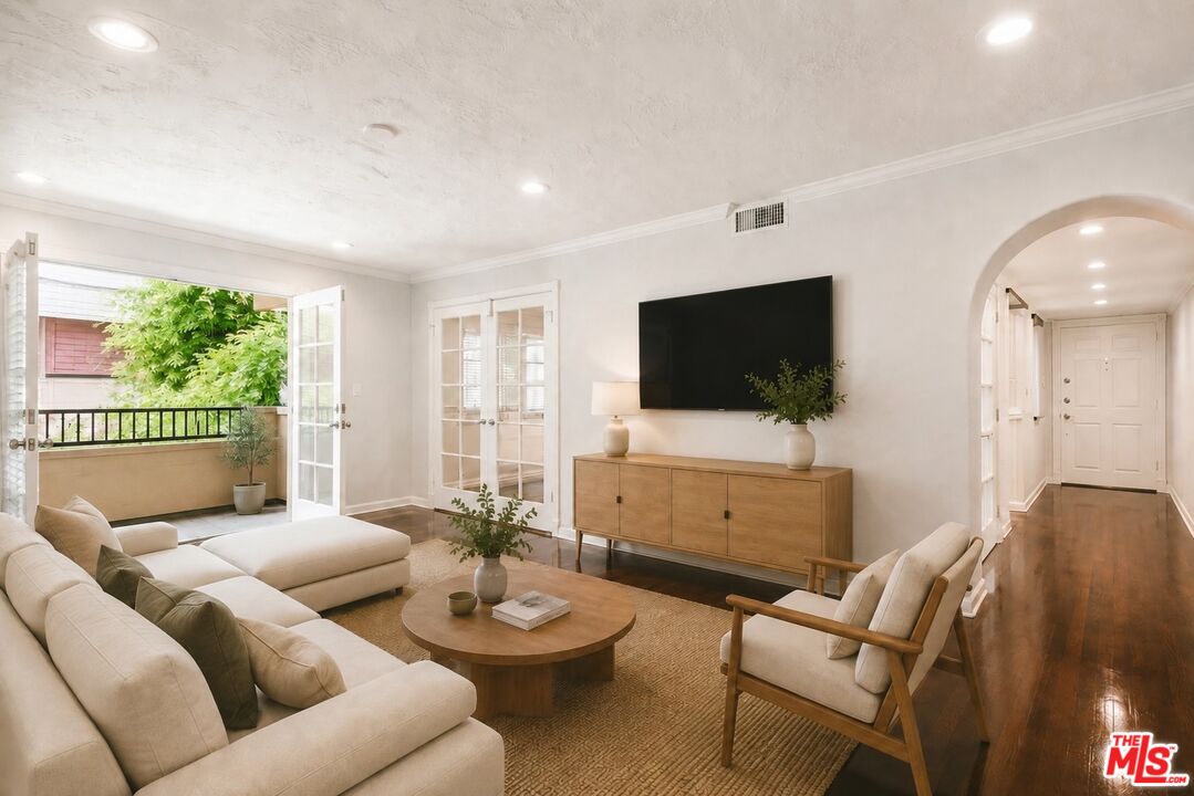 1118 S Cardiff Ave Unit: 1