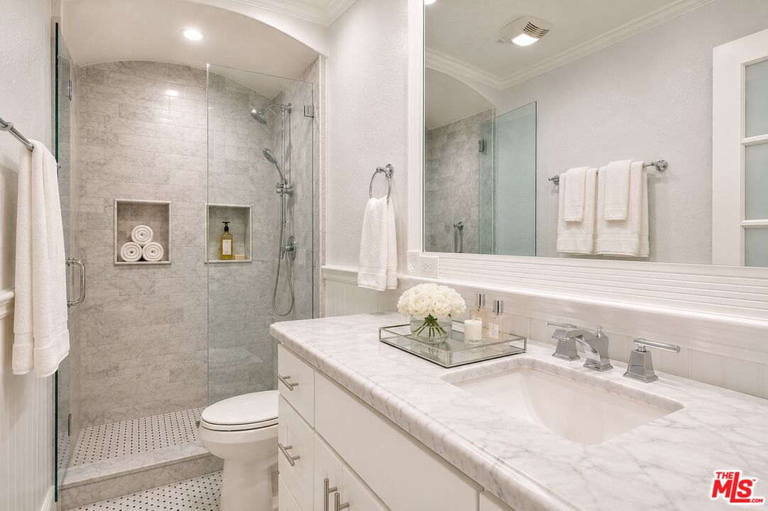 1118 S Cardiff Ave Unit: 1