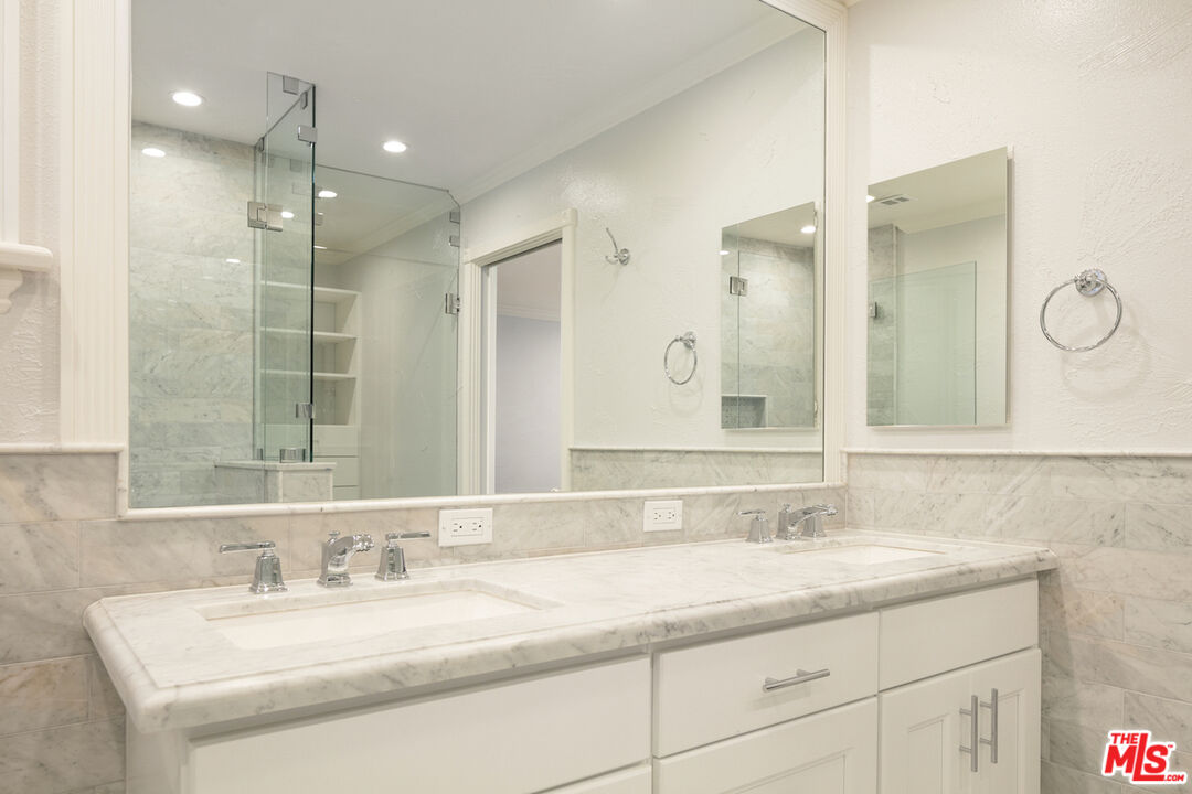 1118 S Cardiff Ave Unit: 1