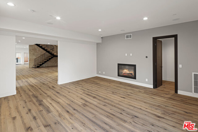 3373 Coldwater Canyon Ave