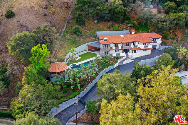 3373 Coldwater Canyon Ave